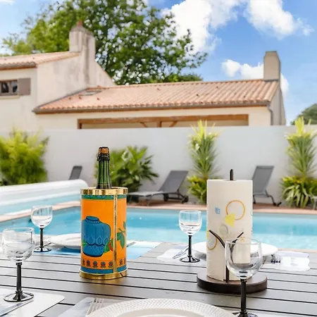 A Avec Piscine Chauffee Et A De 34 Degres * Brétignolles-sur-Mer