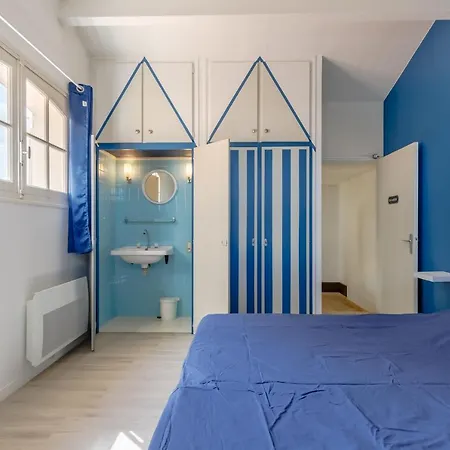 Avec Piscine Chaufee Et Villa