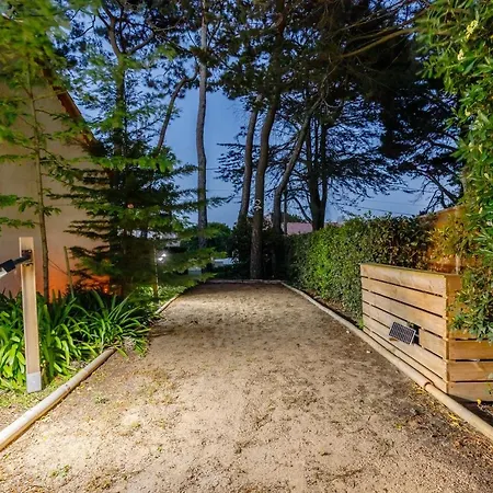 Avec Piscine Chaufee Et Villa *