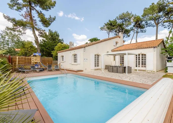Avec Piscine Chaufee Et Villa Bretignolles-sur-Mer